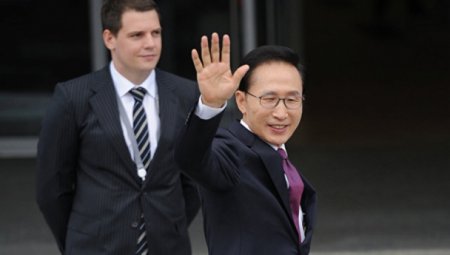 Өмнөд Солонгосын Ерөнхийлөгч Асан И Мён Бакийг авлигын хэрэгт буруутгажээ