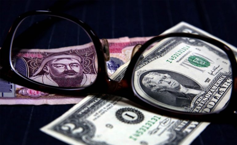 Ноён доллар нисэж байхад Монгол банк анхааралтай ажиглаж сууна