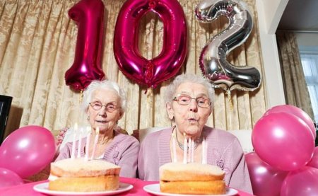 Их Британийн хамгийн өндөр настай ихрүүд 102 нас хүрчээ