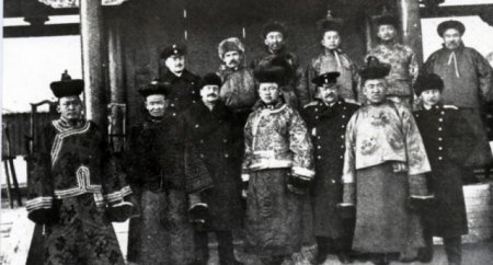 Эгзэг, ээдрээтэй 13 жил (1911-1924)