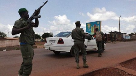 Малид үймээн дэгдээсэн цэргүүд ерөнхийлөгчийг баривчилжээ