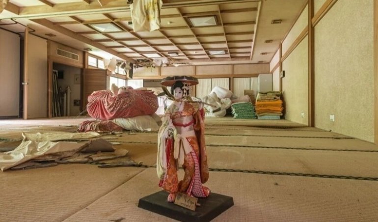 Япон дахь хаягдсан барилга байгууламжуудын нууцлаг төрх